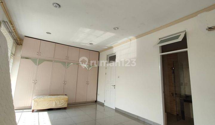 Jual Cepat Rumah Full Furnished di Green Garden Jakarta Barat 2