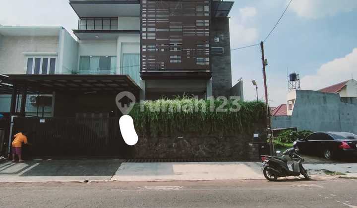 Jual Cepat Rumah Siap Huni Ada Swimming Pool Lokasi Metro Permata 1 Tangerang 1