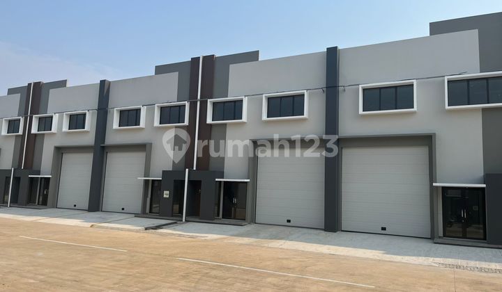 Commercial Building, Three-Unit Warehouse in Era Prima Sentoha Tangerang