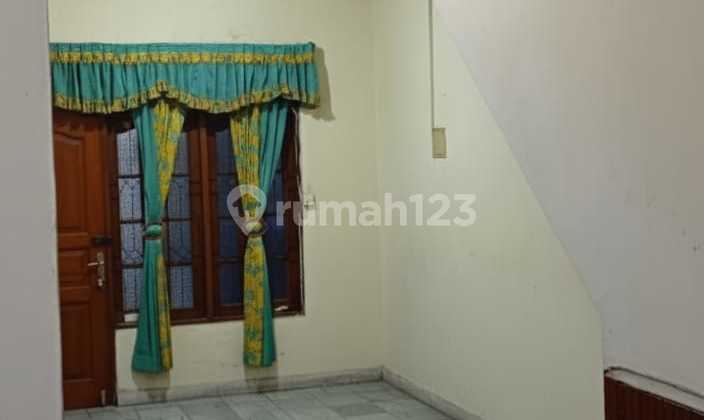 Hot Item! Rumah Strategis & Ramai Cocok Untuk Komersial Area Tebet Raya JakSel 2