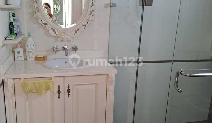 Jual Cepat Beserta Perabotan Unit Apartemen Taman Anggrek Tower 2 Tipe 3+1BR 2