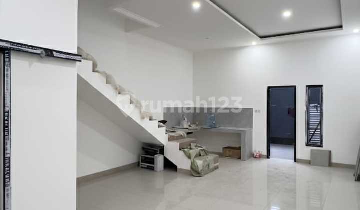 Rumah Brand New Classic Minimalis Cocok Untuk Milenial di Kav DKI Meruya Selatan 2