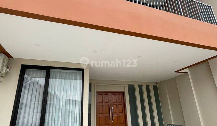 Rumah di Kompleks perumahan pulomas 1