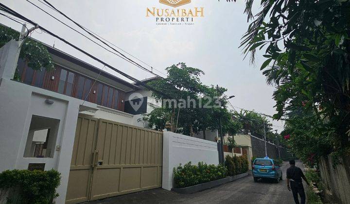 Rumah baru 2 lantai fasilitas lengkap area elit kemang selatan 2