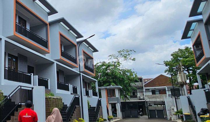 Perumahan 3 lantai siap huni area premium condet 1