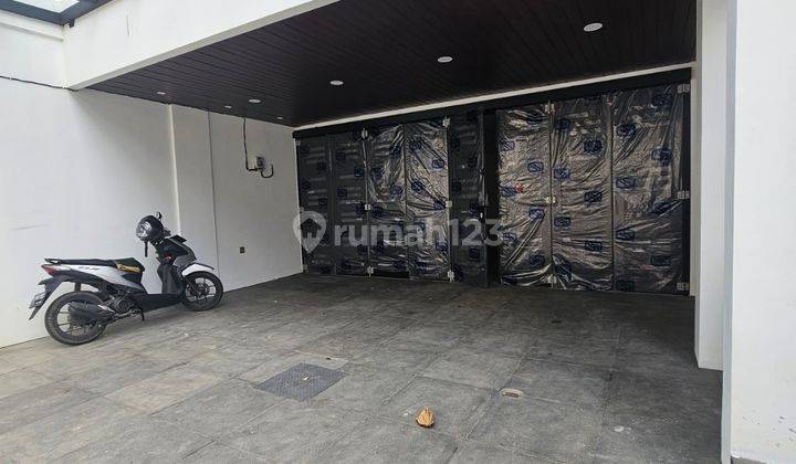 Rumah baru 3 lantai Taman cilandak langsung TB.simatupang 2