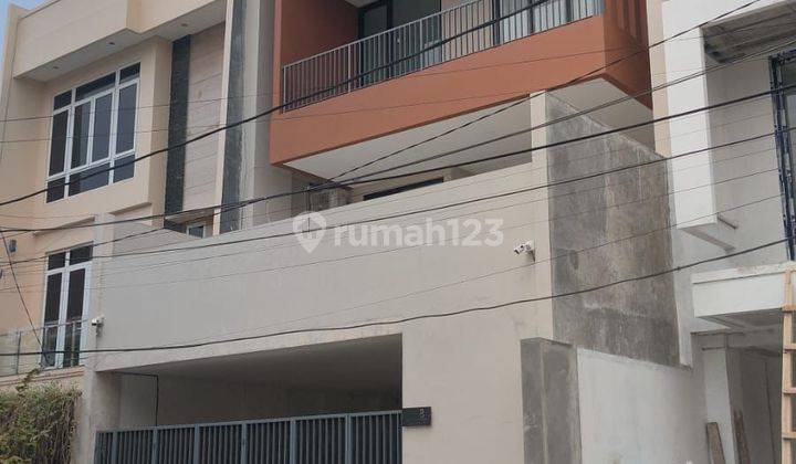 Turun Harga rumah baru 4 lantai  komplek pulomas jakarta timur 2