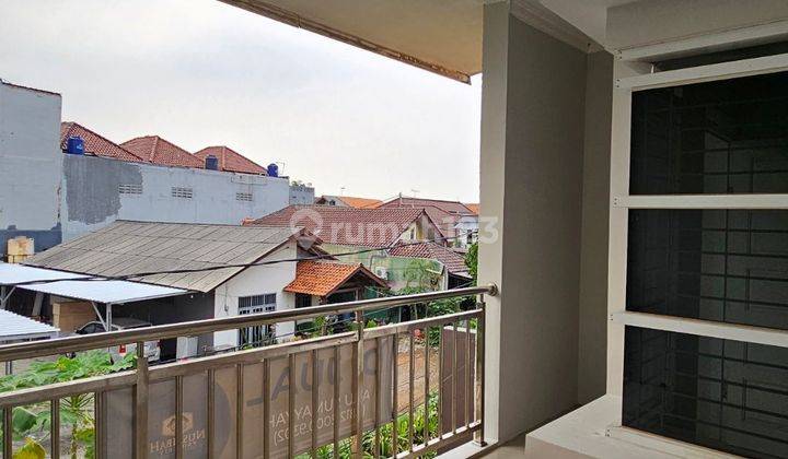 Rumah minimalist condet 2 lantai 1