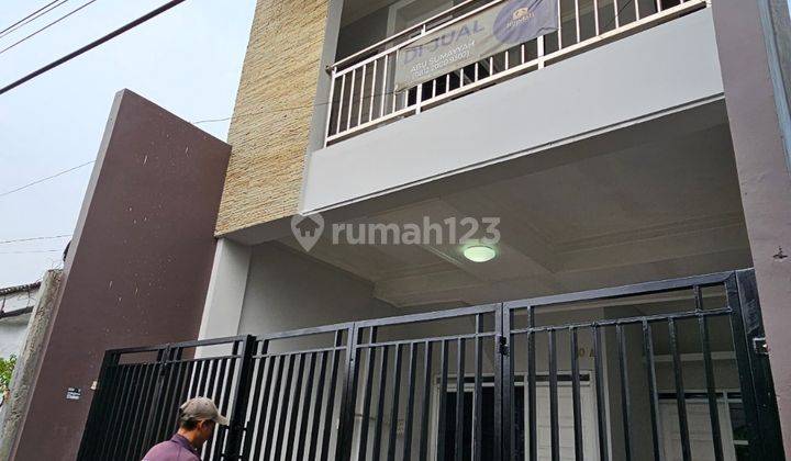 Rumah minimalist condet 2 lantai 2