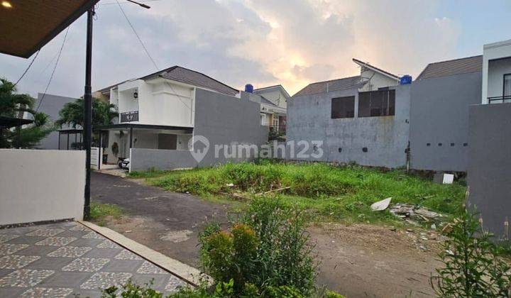 Rumah 2 setengah lantai Galaxy residence kebagusan  2