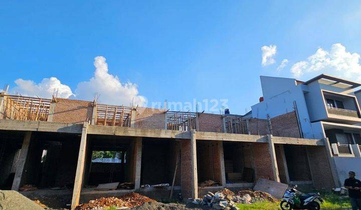 Rumah baru 2 lantai setengah di condet jakarta timur 2