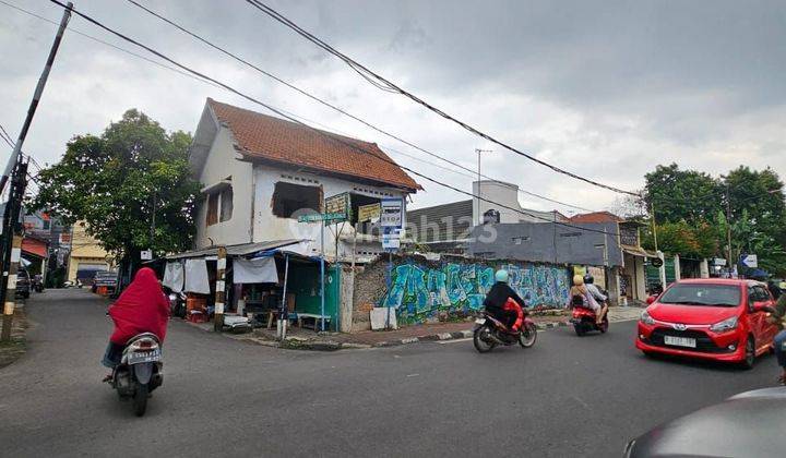 Rumah tua hitung tanah bonus kosan kawasan  otista 3 2