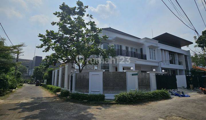 Rumah baru siap huni di Komplek lebak bulus 2