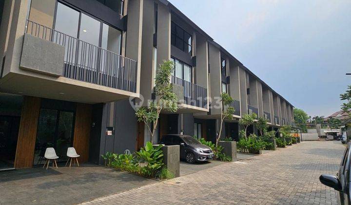 Town hous siap huni lebak bulus jakarta selatan 2