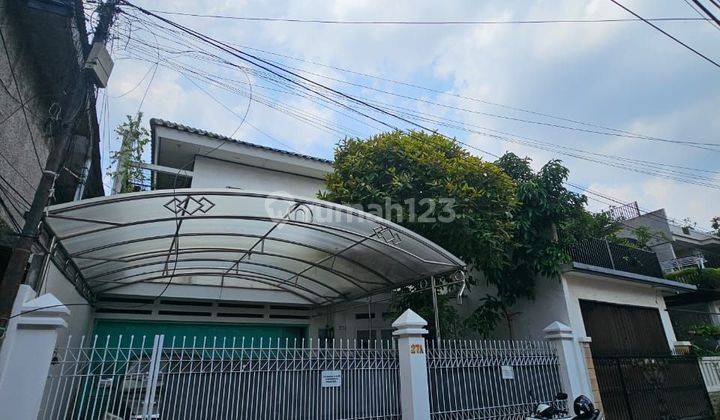 Rumah Second Terawat & Kokoh 2 Lantai Siap Huni 2