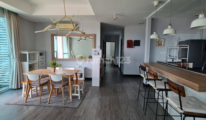 ruang makan essence darmawangsa apartment 3 br