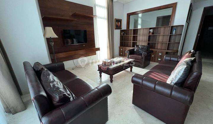 ruang keluarga essence darmawangsa apartment 3 br