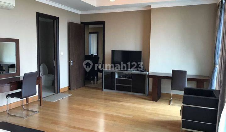 ruang keluarga residence 8 at senopati 4br