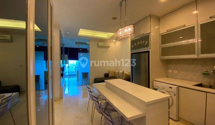 ruang makan residence 8 senopati 2 br