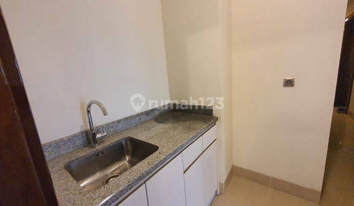 District 8 SCBD Apartment 3 BR Fully Furnished H001  2