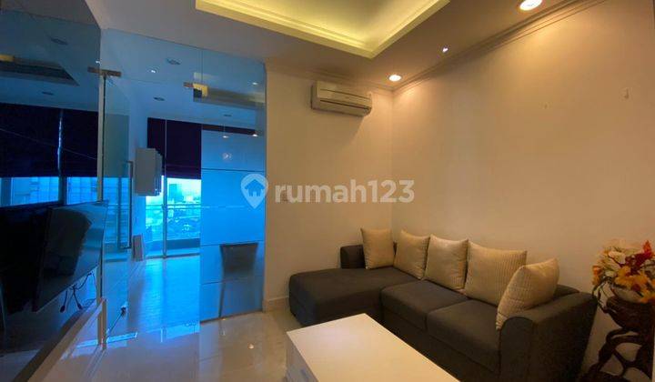 ruang tamu residence 8 senopati 2 br