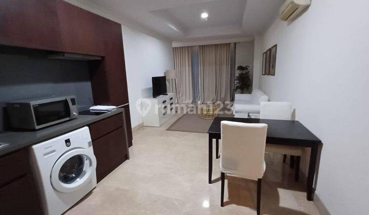 ruang keluarga residence 8 senopati 1 br