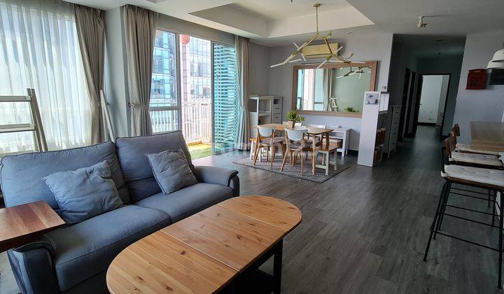 ruang keluarga essence darmawangsa apartment 3 br