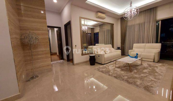 ruang keluarga residence 8 senopati 3 br