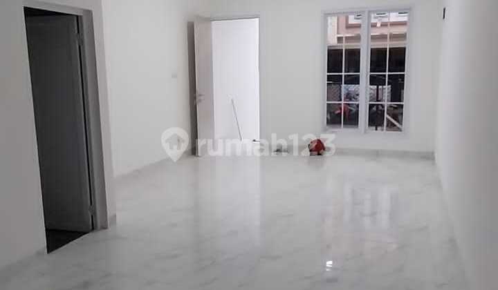 Ready-to-Occupy House in Percetakan Negara, Salemba