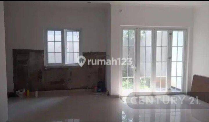 Rumah Cantik Pejaten Akses 3 Mobil 2