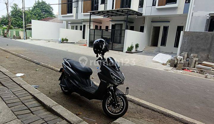 ) Rumah 3 Lantai Di Cempak Putih Akses 3 Mobil 1