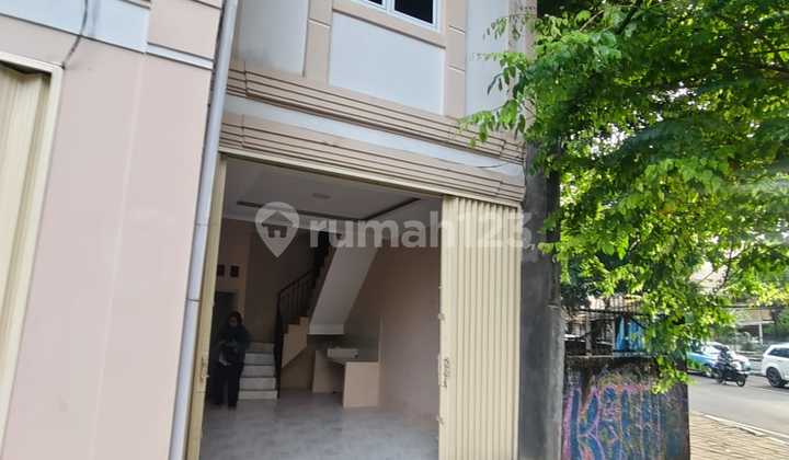 Affordable Shop House in Cempaka Putih