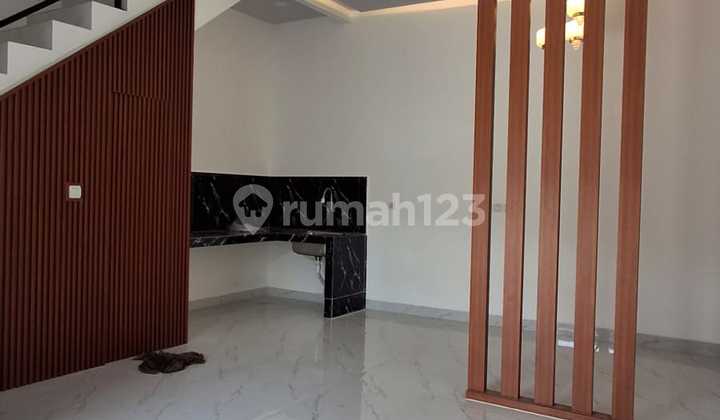 2 Lantai KPR Siap Huni Kemayoran Lokasi Pinggir Jalan