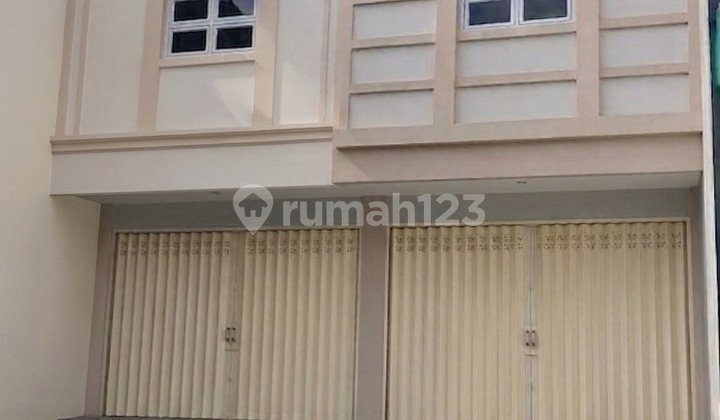 Ruko 2 Lantai Lokasi Pinggir Jalan Raya Ruko 2 Lantai Lokasi Pinggir Jalan Raya
