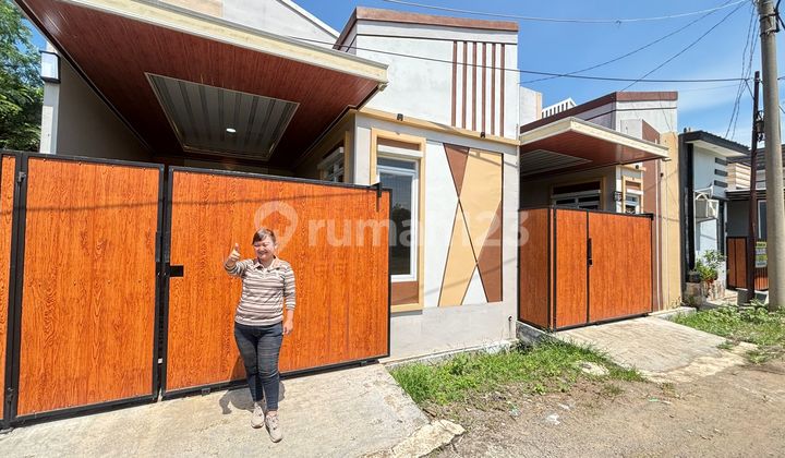 Beautiful Dream Home in Citra Indah City Beautiful Dream Home in Citra Indah City