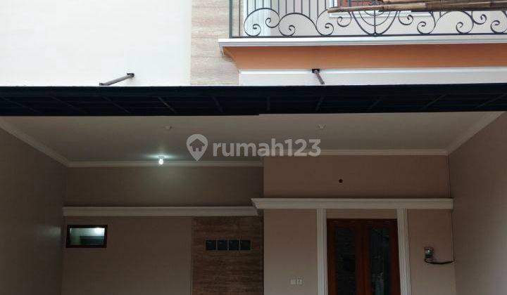 Rumah di Ciracas, Jakarta Timur 1 Km Ke Lrt Ciracas 1