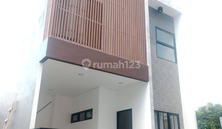 Rumah Dijual di Utan Kayu Utara Jakarta Timur 2 Km Pasar Pramuka 1