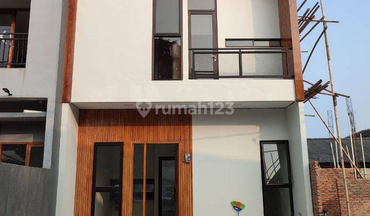 Rumah Dijual di Pamulang,2 Lantai 4 Km Stasiun Jurangmangu 1