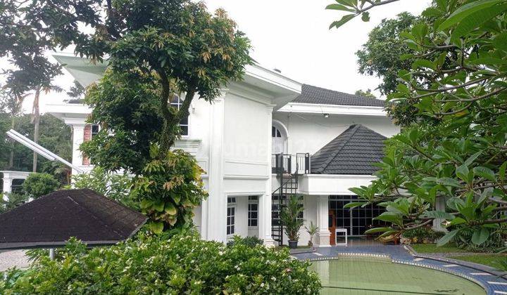 Jual Rumah Mewah di Cibubur, Dilengkapi Kolam Renang Dan Lapangan Badminton Pribadi 2