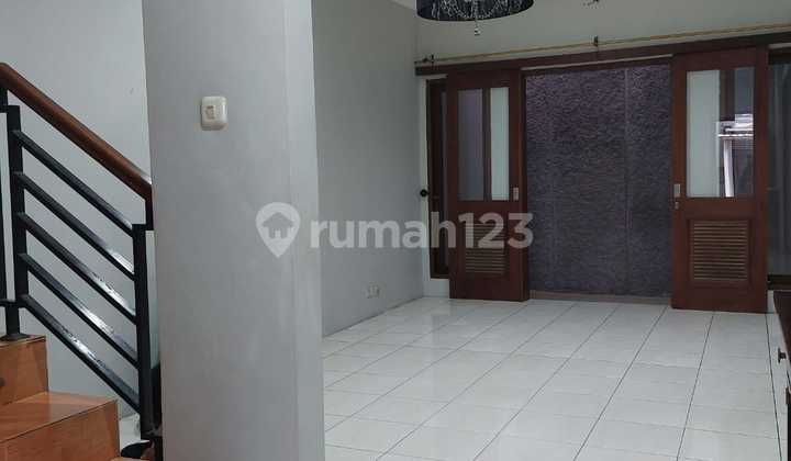 D Sewakan Rumah 2 Lantai Dekat MRT Lebak Bulus Dekat Jakarta Selatan