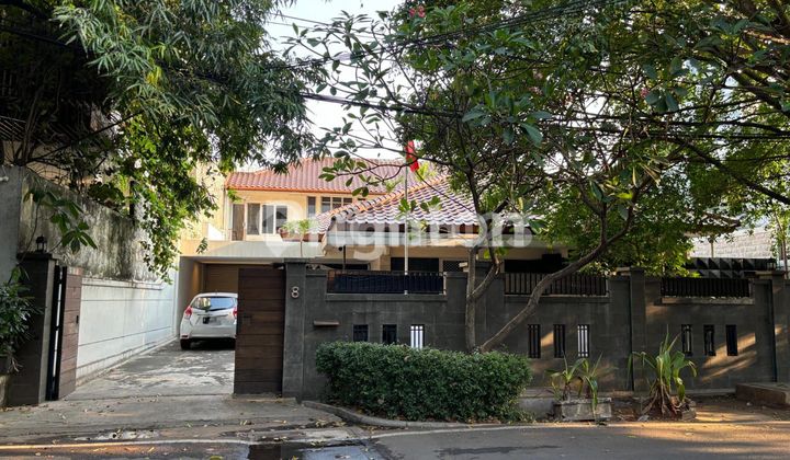  Rumah Dijual Gaya Tropical Mid Century di Lokasi Premium Tebet