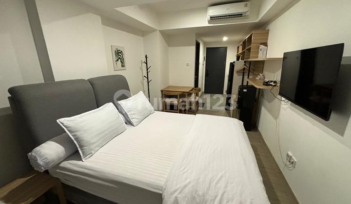 Dijual Full Furnished Grand Studio , Pool View, Tower Hyde Lantai 20