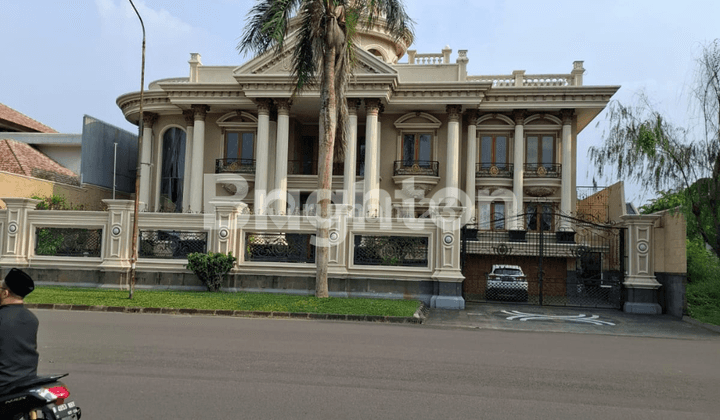 Rumah Mewah Luas Besar dan Cantik di Modernland, Tangerang 2