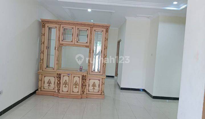 Di Sewa Rumah Di Taman Palem Cengkareng Semi Furnished 1