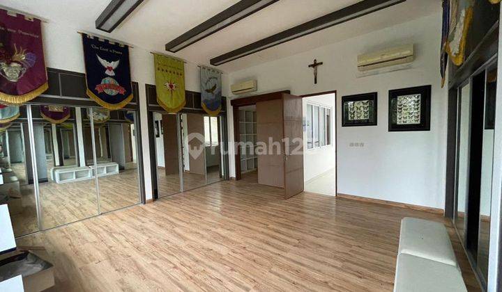 Rumah 2 Lantai Furnished Bangunan Baru di Permata Buana, Jak Bar 1