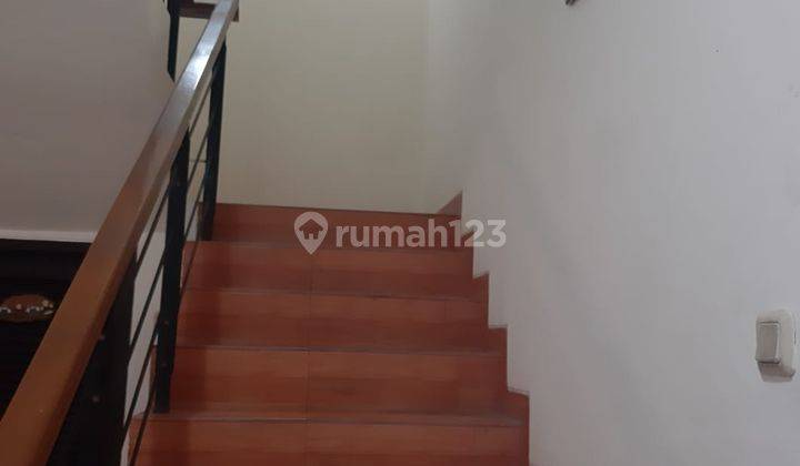 Rumah Dikontrakan Lb130 3Lt 3KT Kebun Jeruk Rcti Jakarta Barat  2