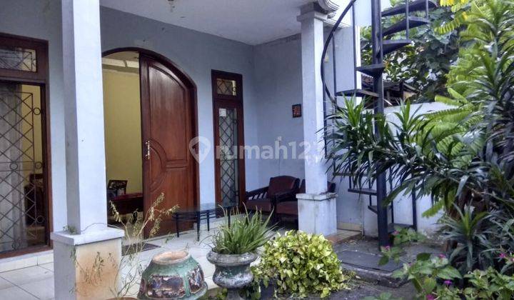 Rumah 2lt Lt 170m Lb300m 6 BR Unfurnish Kebon Jeruk Jakarta Barat 1