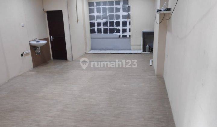 Disewakan Ruko 4,5lt Lapangan Bola Kb.jeruk 106m² Bagus  1