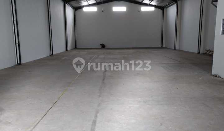 Clean Warehouse Ready to Live Near Pasirkoja Toll Road, Bandung City