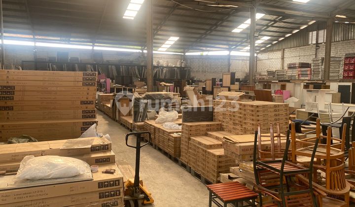 Main Road Warehouse in Kopo Near Bandung City Toll Road